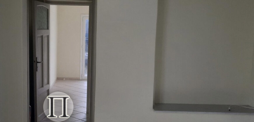 Γραφείο με πρόσοψη σε κεντρικό δρόμο στο Αιγάλεω