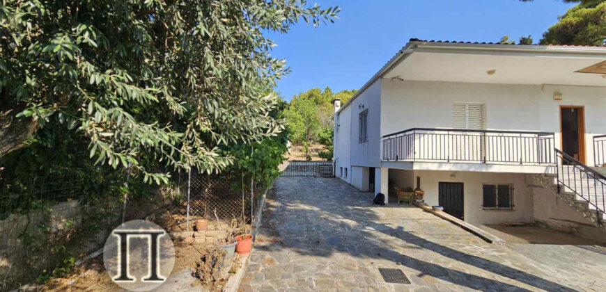 Μονοκατοικία 142 τ.μ. σε 1200 τ.μ. οικόπεδο (Παλαιά Πεντέλη)